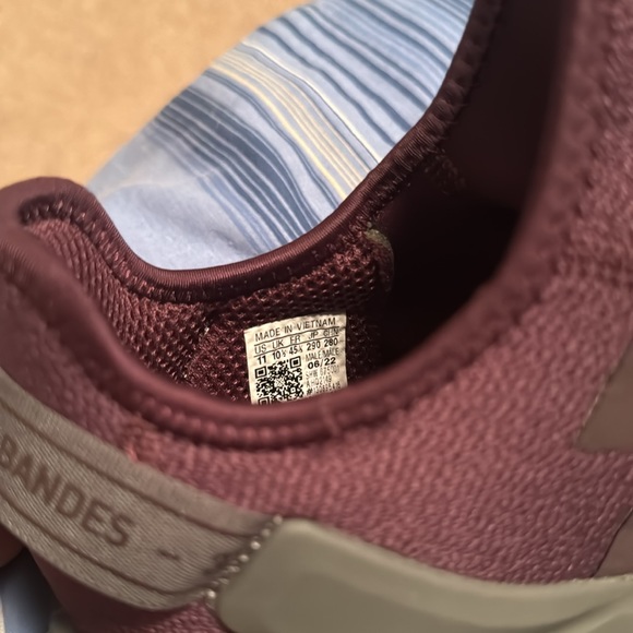 Maroon NMD Adidas trainers brand new. Sneakers size 11. - Picture 7 of 8